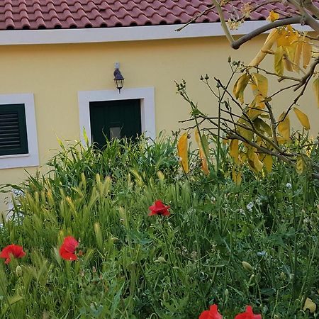 Apartmán Aria Sumartin Exteriér fotografie