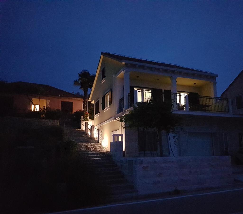 Apartmán Aria Sumartin Exteriér fotografie